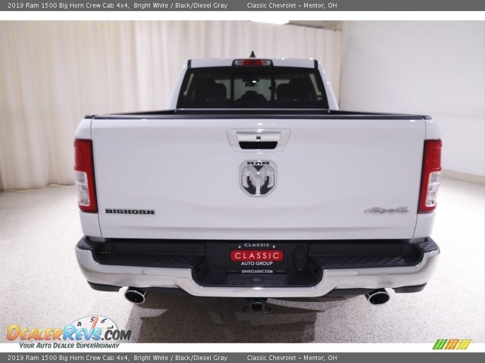 2019 Ram 1500 Big Horn Crew Cab 4x4 Bright White / Black/Diesel Gray Photo #17