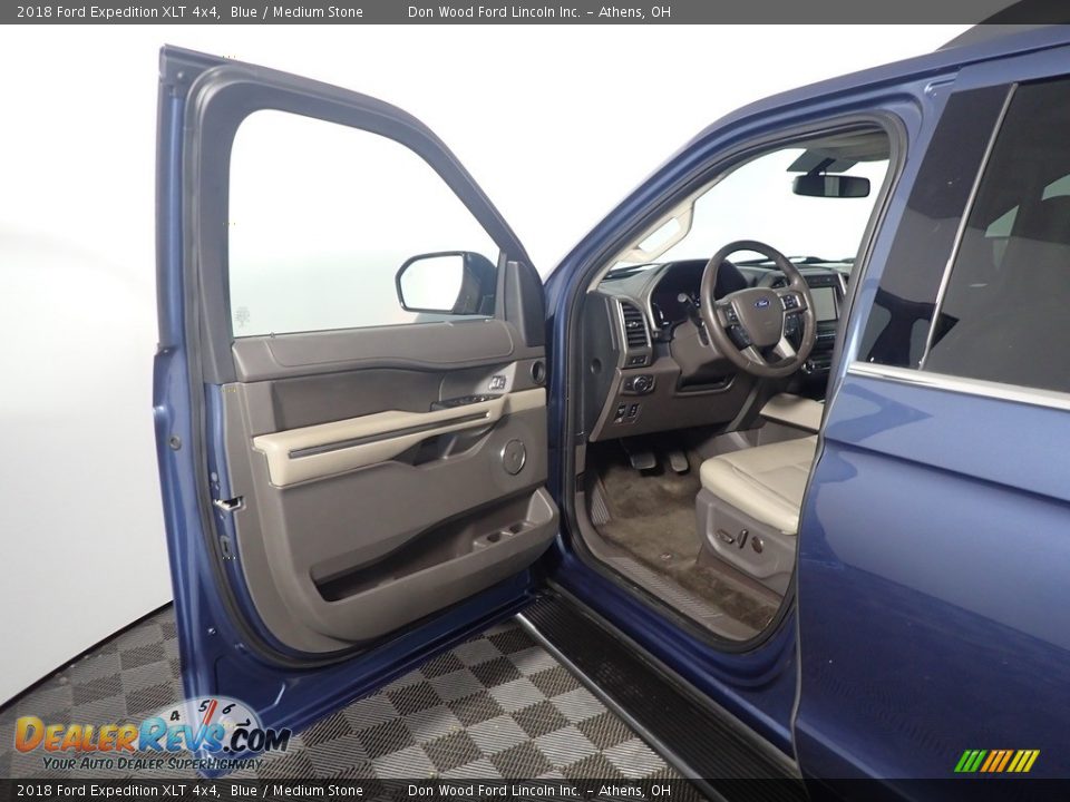 2018 Ford Expedition XLT 4x4 Blue / Medium Stone Photo #26