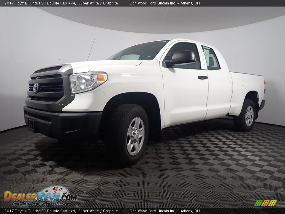 2017 Toyota Tundra SR Double Cab 4x4 Super White / Graphite Photo #8
