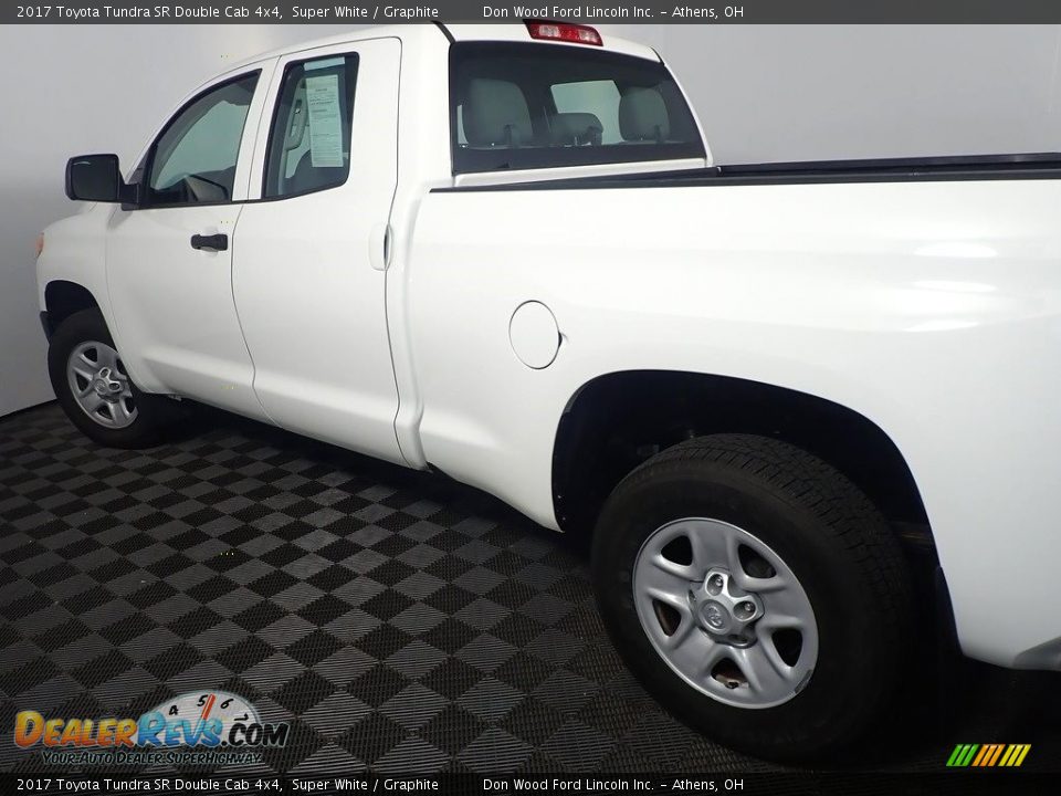2017 Toyota Tundra SR Double Cab 4x4 Super White / Graphite Photo #17
