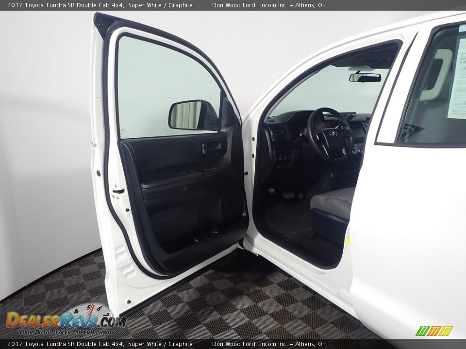 2017 Toyota Tundra SR Double Cab 4x4 Super White / Graphite Photo #19
