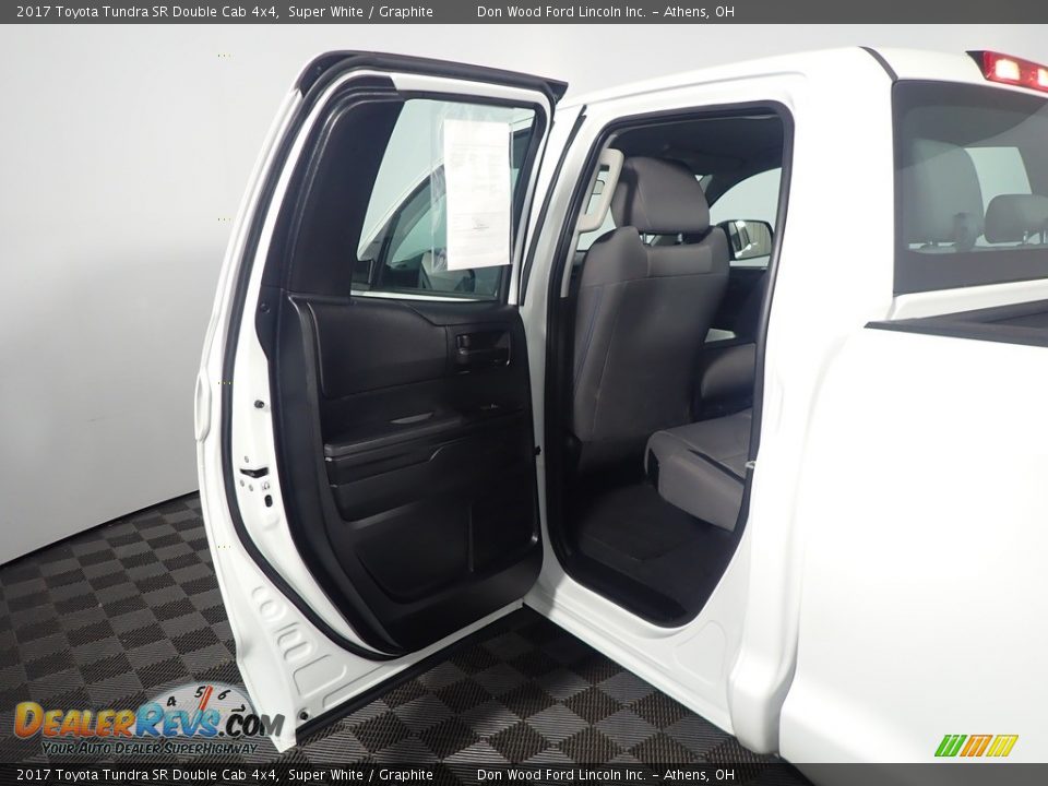 2017 Toyota Tundra SR Double Cab 4x4 Super White / Graphite Photo #33