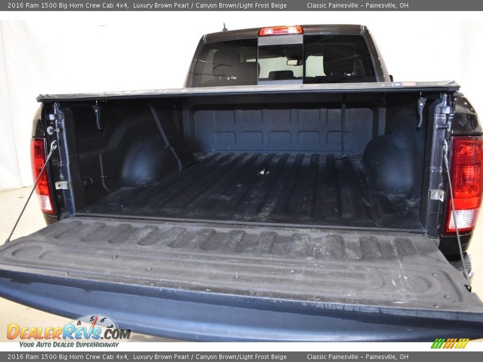 2016 Ram 1500 Big Horn Crew Cab 4x4 Luxury Brown Pearl / Canyon Brown/Light Frost Beige Photo #9