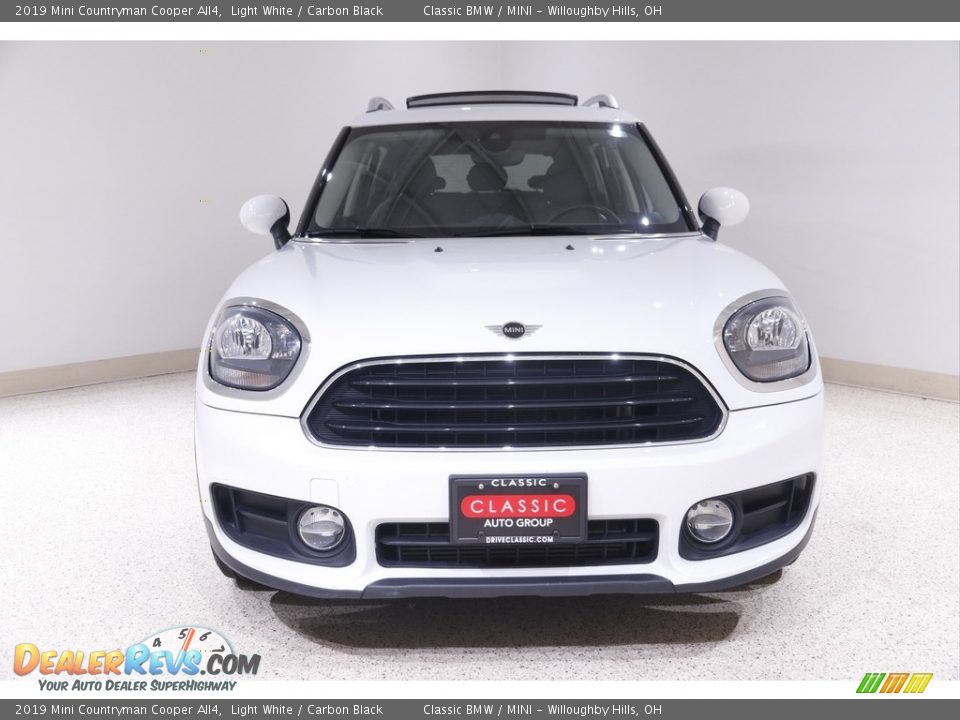 2019 Mini Countryman Cooper All4 Light White / Carbon Black Photo #2