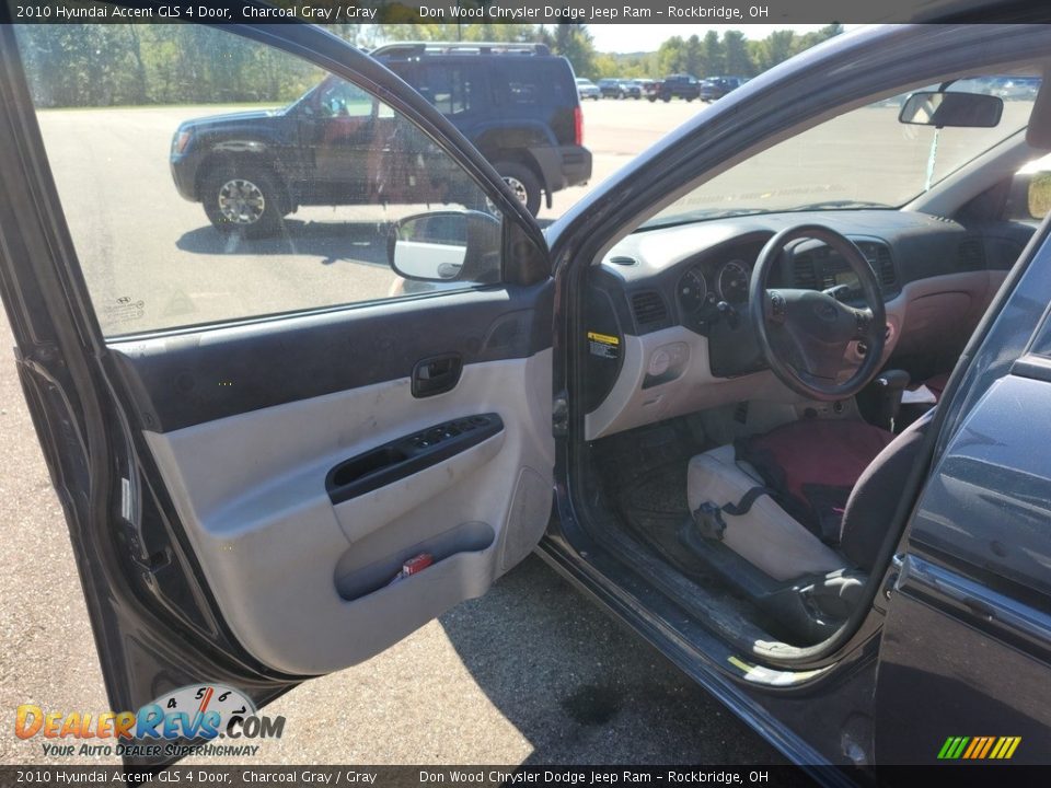 2010 Hyundai Accent GLS 4 Door Charcoal Gray / Gray Photo #8