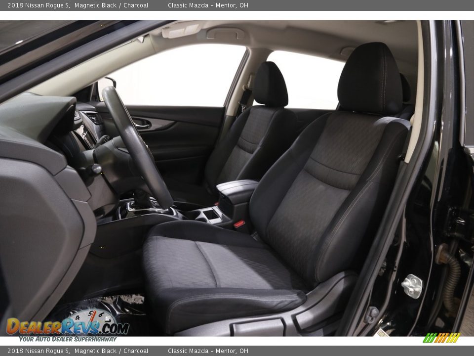 2018 Nissan Rogue S Magnetic Black / Charcoal Photo #5
