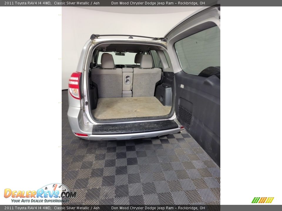 2011 Toyota RAV4 I4 4WD Classic Silver Metallic / Ash Photo #10