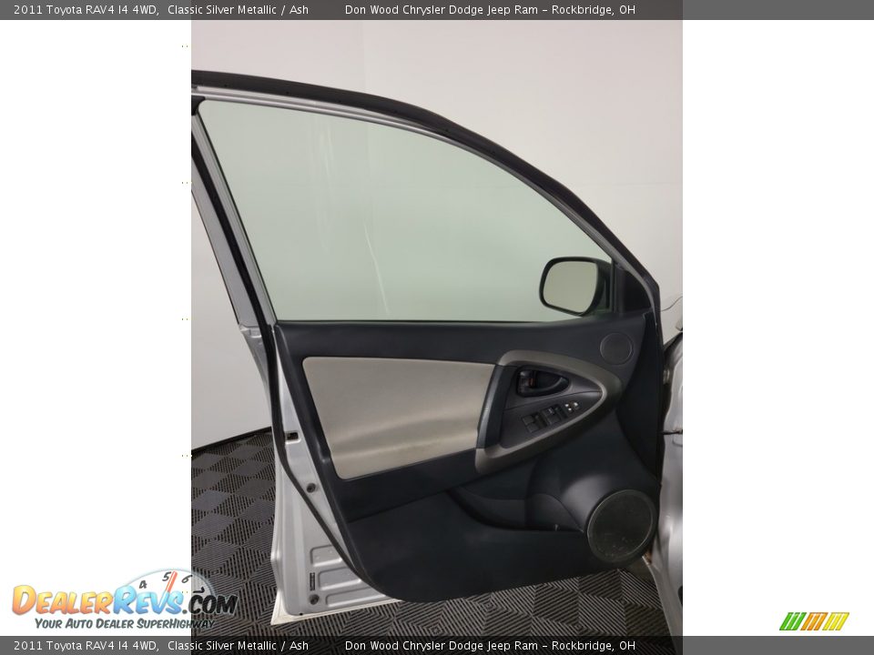 2011 Toyota RAV4 I4 4WD Classic Silver Metallic / Ash Photo #13