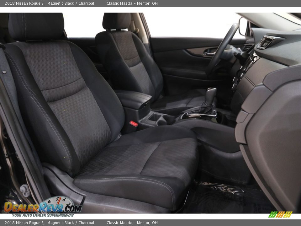 2018 Nissan Rogue S Magnetic Black / Charcoal Photo #15