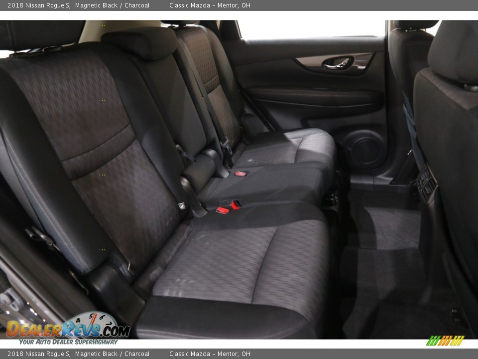 2018 Nissan Rogue S Magnetic Black / Charcoal Photo #16