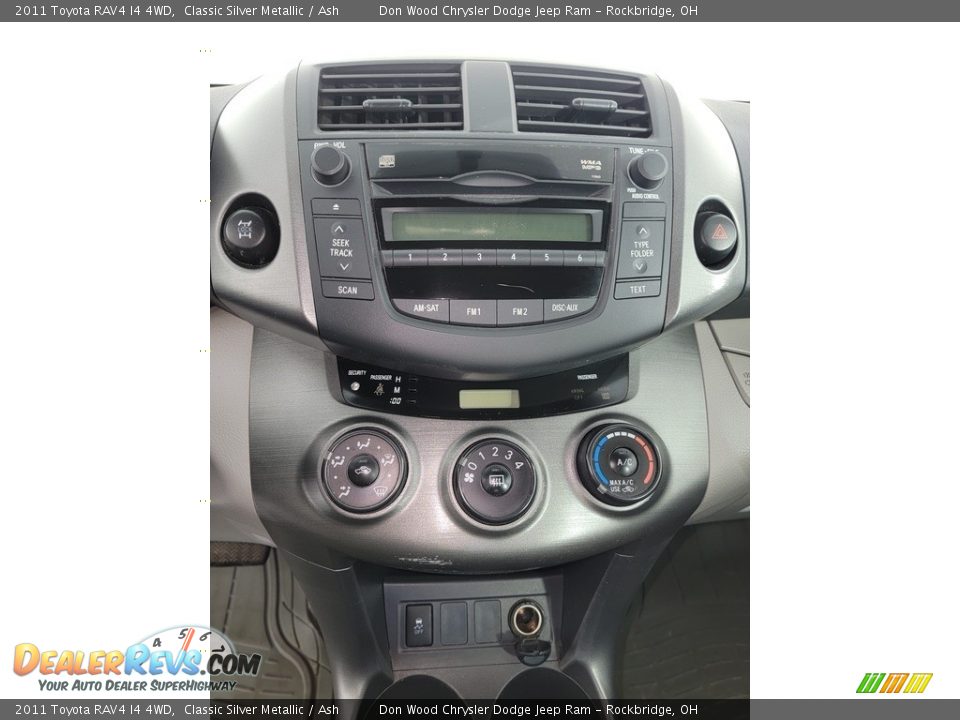 2011 Toyota RAV4 I4 4WD Classic Silver Metallic / Ash Photo #18