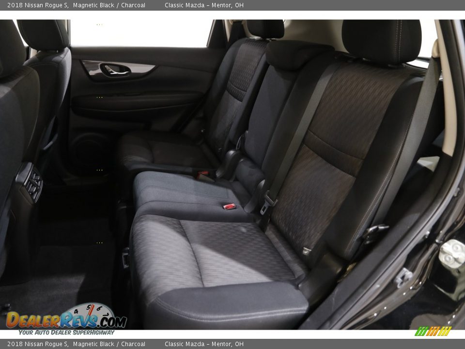 2018 Nissan Rogue S Magnetic Black / Charcoal Photo #17