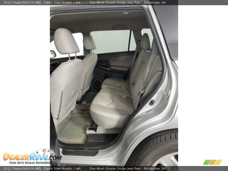 2011 Toyota RAV4 I4 4WD Classic Silver Metallic / Ash Photo #22