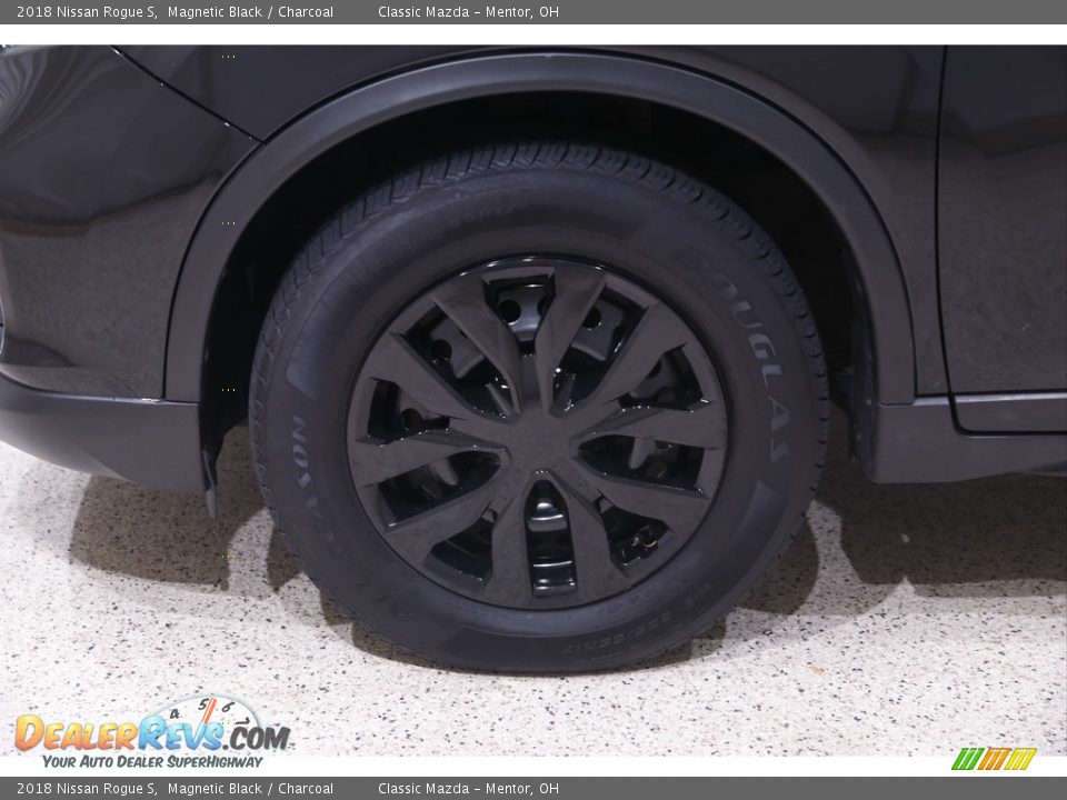 2018 Nissan Rogue S Magnetic Black / Charcoal Photo #20