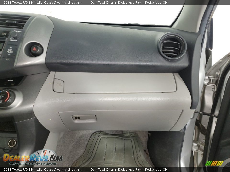 2011 Toyota RAV4 I4 4WD Classic Silver Metallic / Ash Photo #26