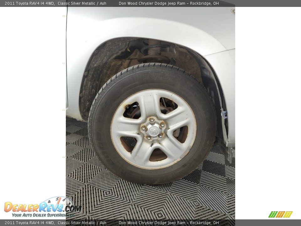 2011 Toyota RAV4 I4 4WD Classic Silver Metallic / Ash Photo #28