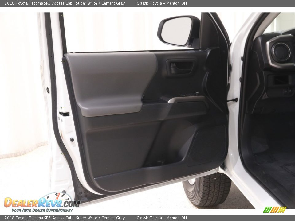 2018 Toyota Tacoma SR5 Access Cab Super White / Cement Gray Photo #4