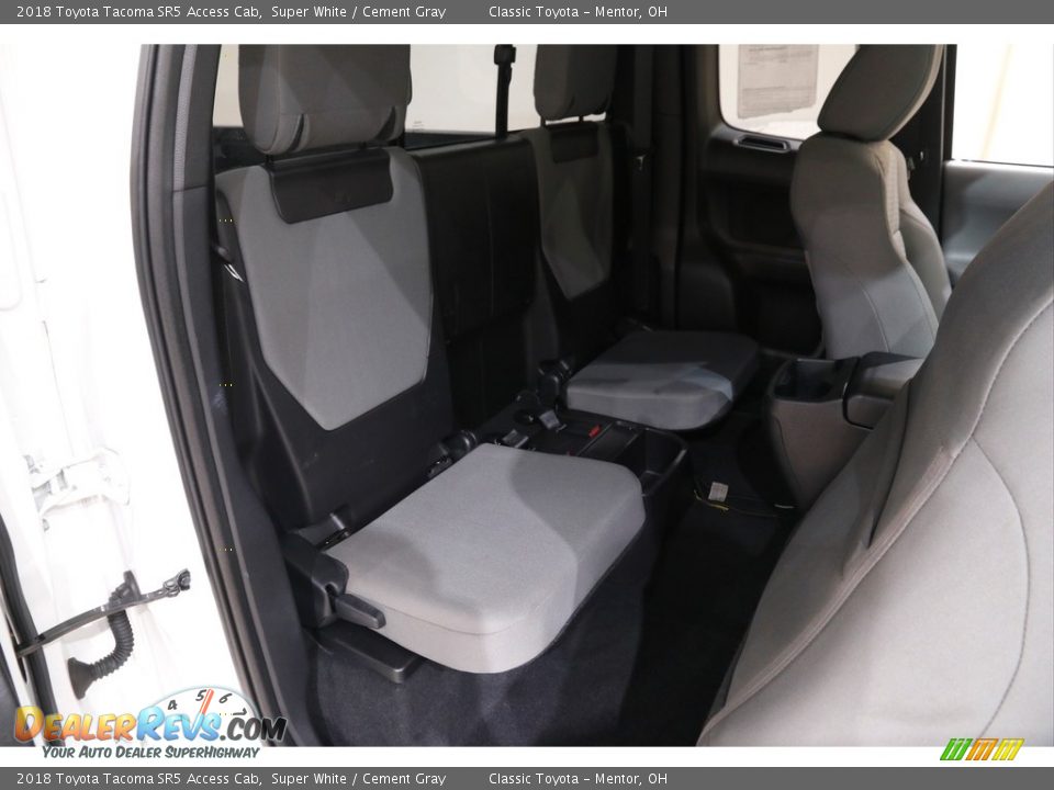 2018 Toyota Tacoma SR5 Access Cab Super White / Cement Gray Photo #15