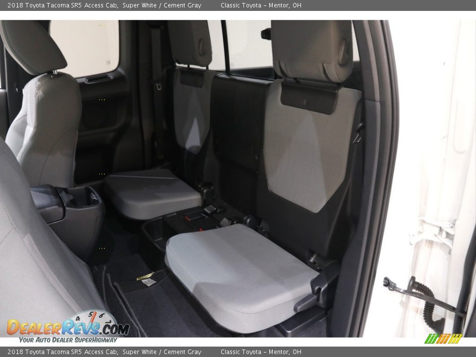 2018 Toyota Tacoma SR5 Access Cab Super White / Cement Gray Photo #16
