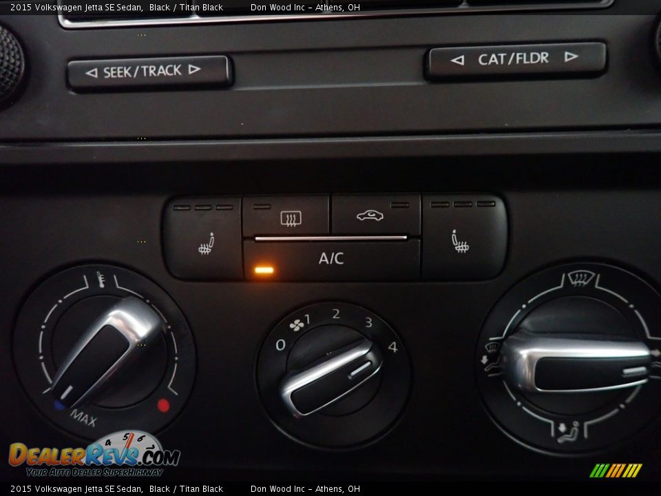 Controls of 2015 Volkswagen Jetta SE Sedan Photo #2