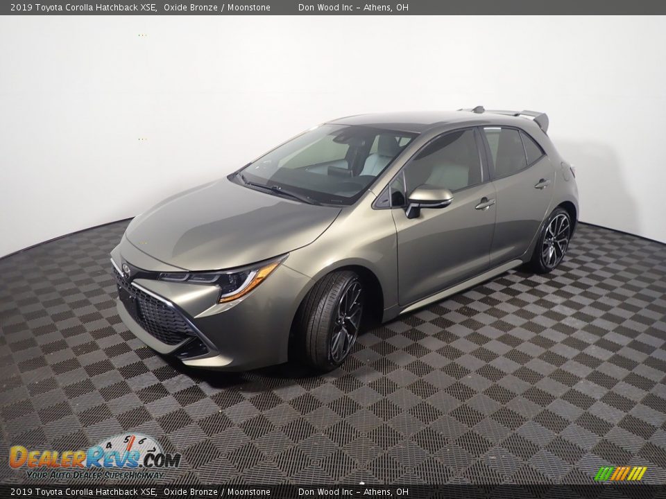 2019 Toyota Corolla Hatchback XSE Oxide Bronze / Moonstone Photo #10