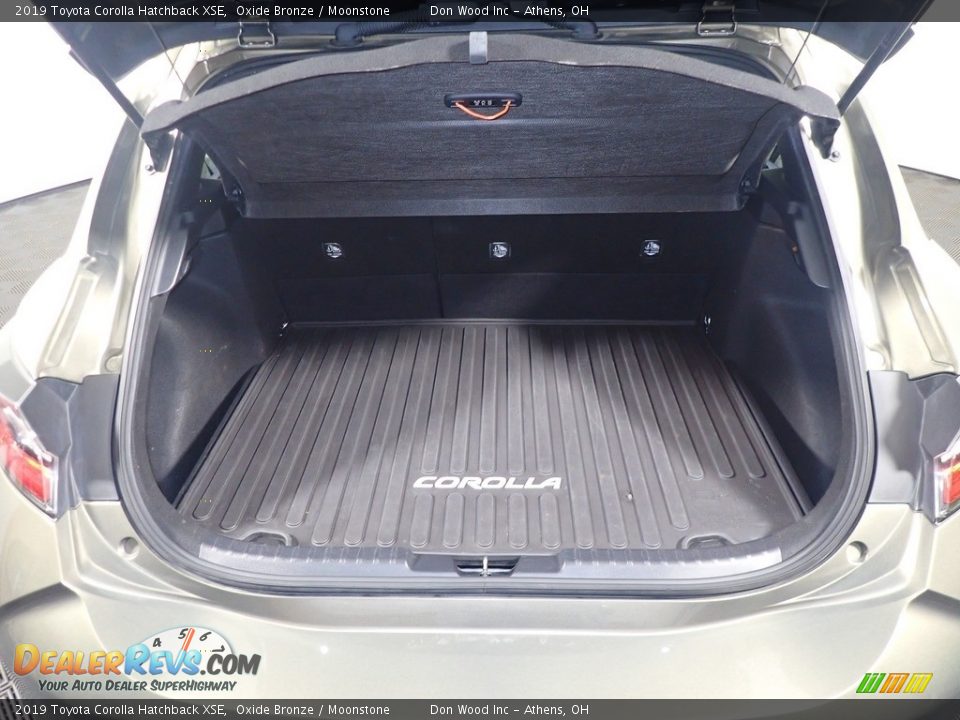 2019 Toyota Corolla Hatchback XSE Oxide Bronze / Moonstone Photo #16
