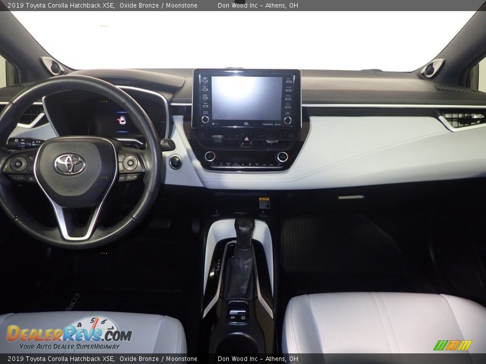 2019 Toyota Corolla Hatchback XSE Oxide Bronze / Moonstone Photo #24