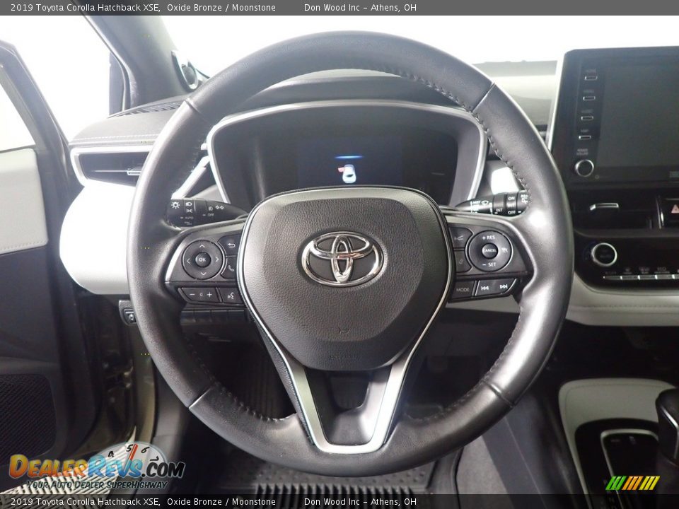 2019 Toyota Corolla Hatchback XSE Oxide Bronze / Moonstone Photo #26