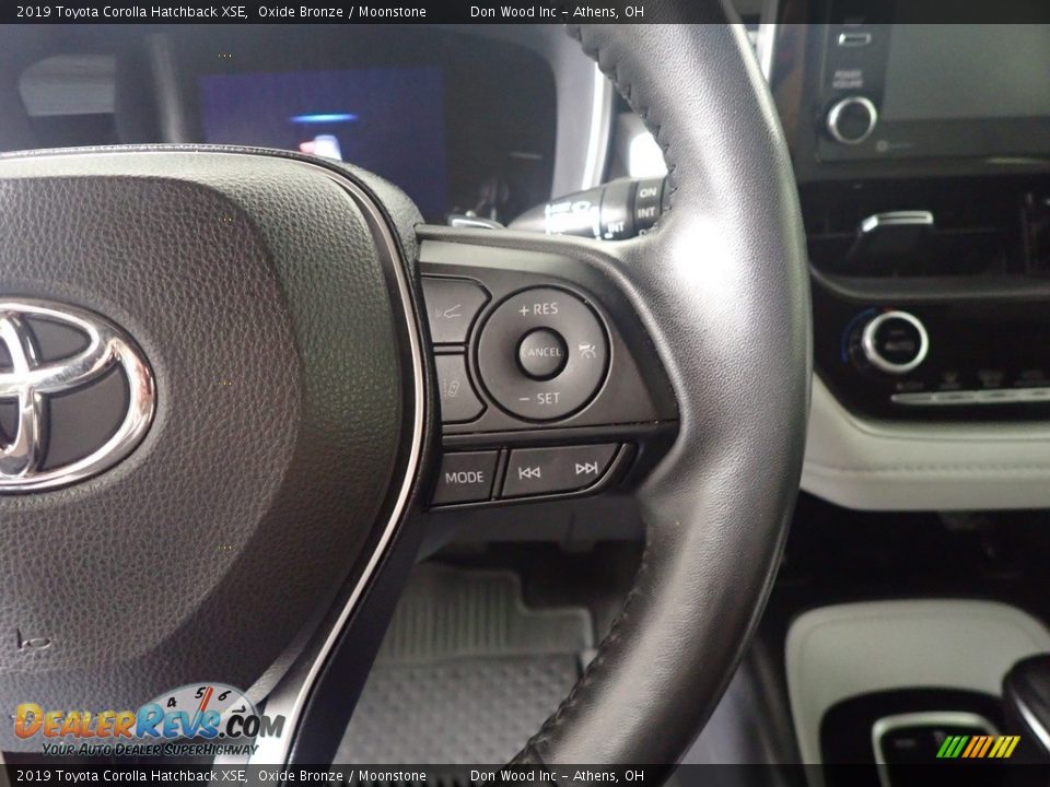 2019 Toyota Corolla Hatchback XSE Oxide Bronze / Moonstone Photo #29