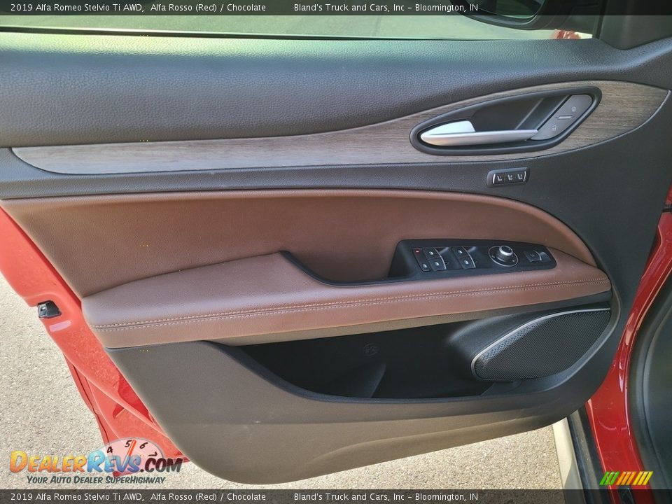 Door Panel of 2019 Alfa Romeo Stelvio Ti AWD Photo #4