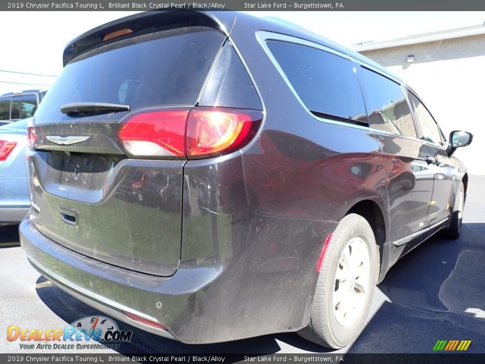 2019 Chrysler Pacifica Touring L Brilliant Black Crystal Pearl / Black/Alloy Photo #3