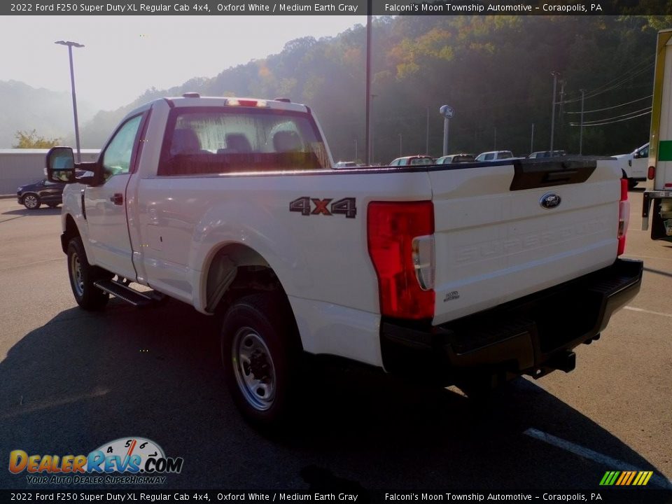 2022 Ford F250 Super Duty XL Regular Cab 4x4 Oxford White / Medium Earth Gray Photo #5