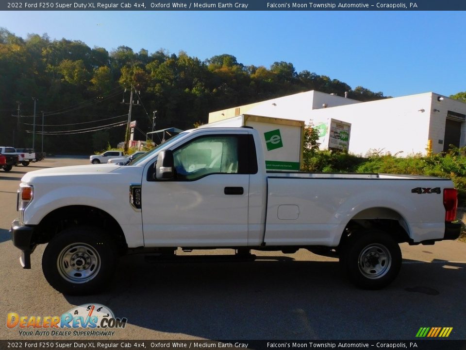 2022 Ford F250 Super Duty XL Regular Cab 4x4 Oxford White / Medium Earth Gray Photo #6