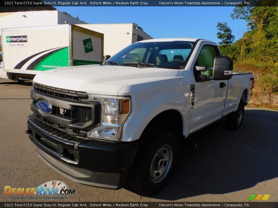 2022 Ford F250 Super Duty XL Regular Cab 4x4 Oxford White / Medium Earth Gray Photo #7