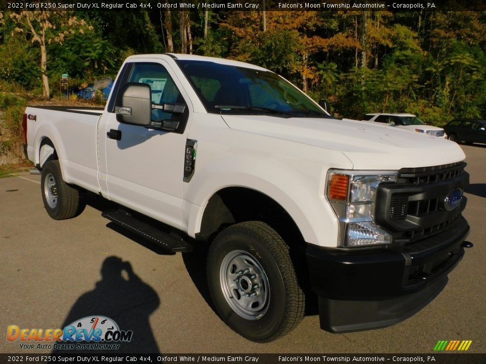 2022 Ford F250 Super Duty XL Regular Cab 4x4 Oxford White / Medium Earth Gray Photo #9