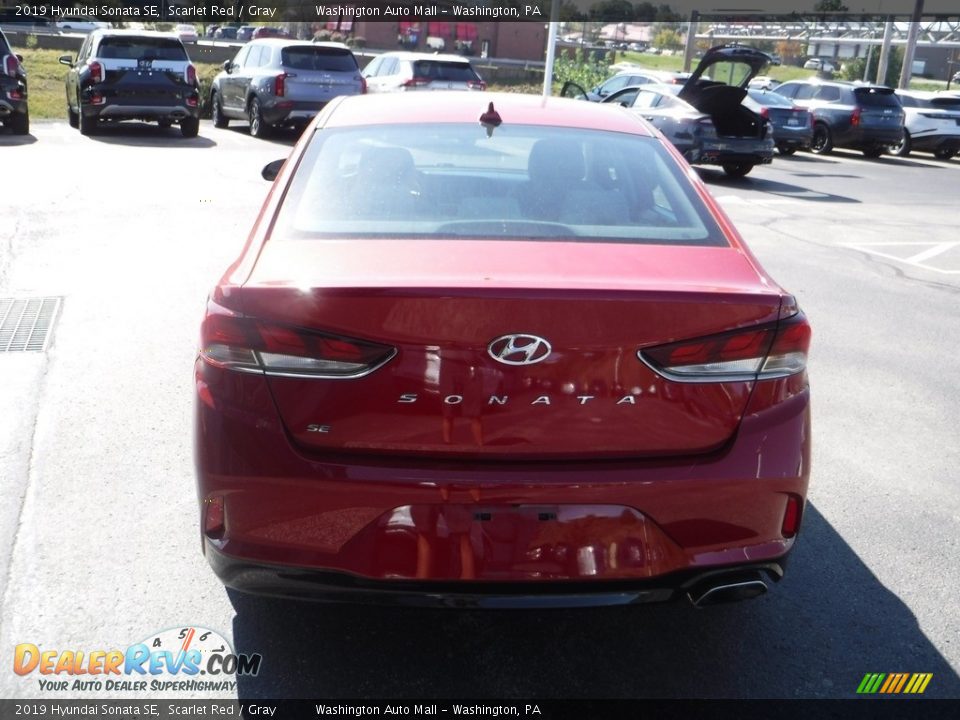 2019 Hyundai Sonata SE Scarlet Red / Gray Photo #8