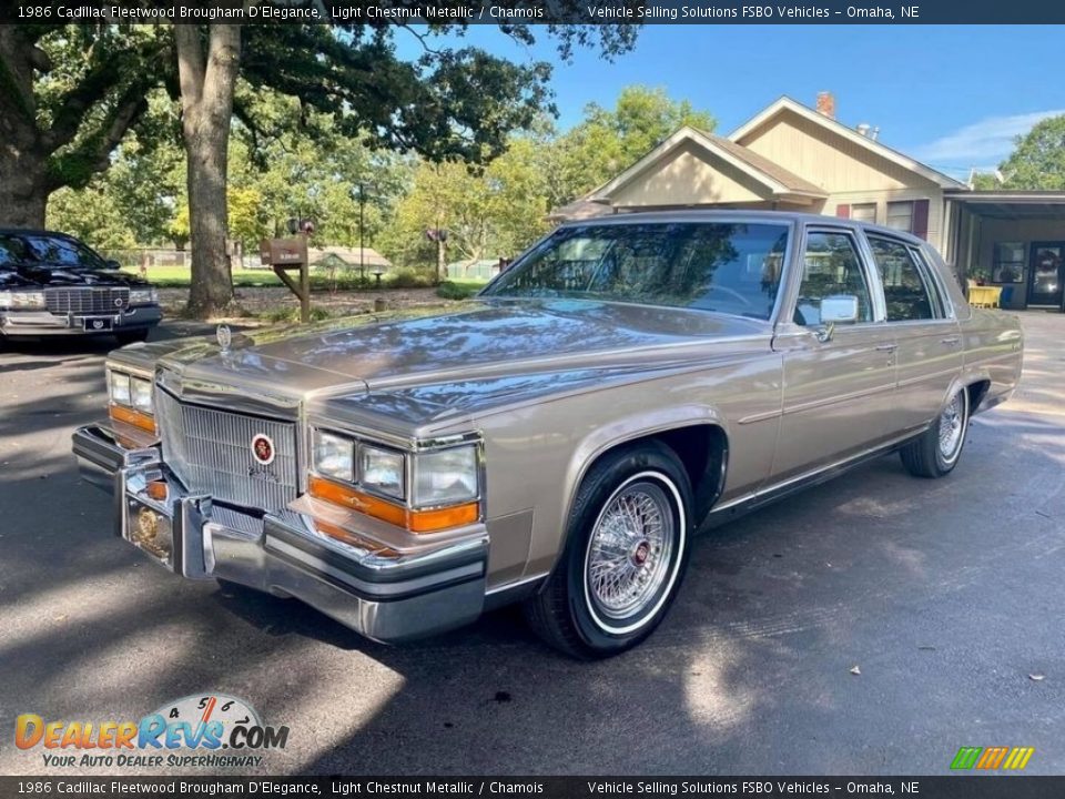 Front 3/4 View of 1986 Cadillac Fleetwood Brougham D'Elegance Photo #1