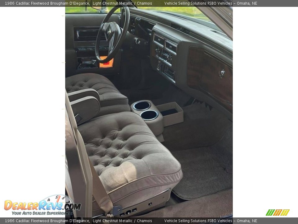 Front Seat of 1986 Cadillac Fleetwood Brougham D'Elegance Photo #13