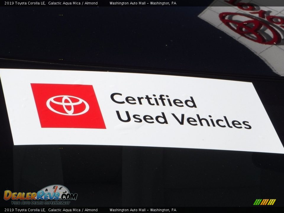 2019 Toyota Corolla LE Galactic Aqua Mica / Almond Photo #10