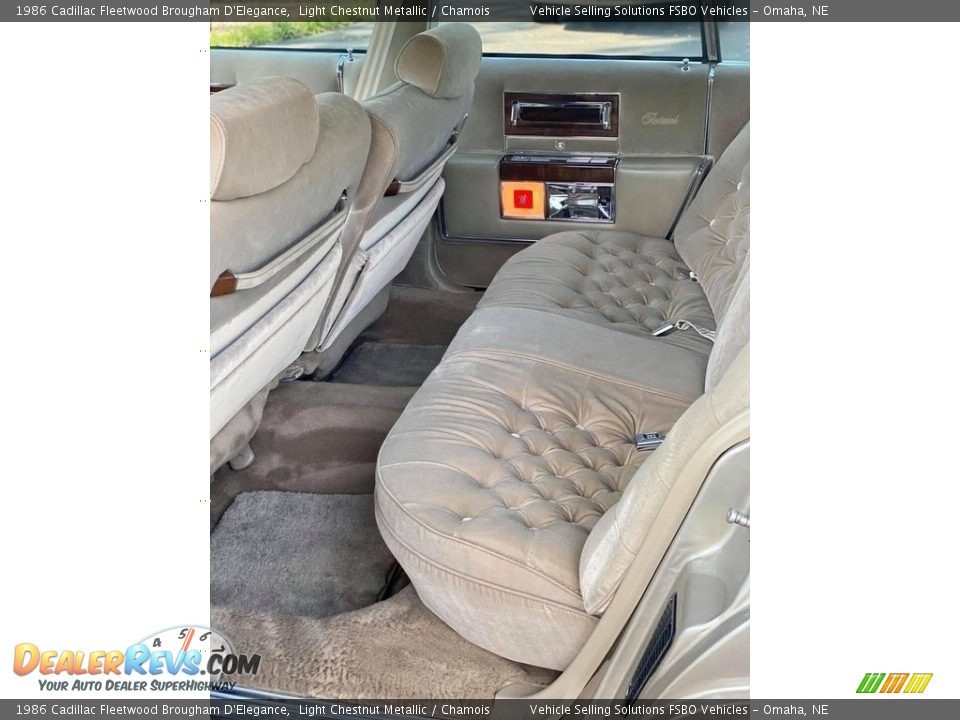 Rear Seat of 1986 Cadillac Fleetwood Brougham D'Elegance Photo #18