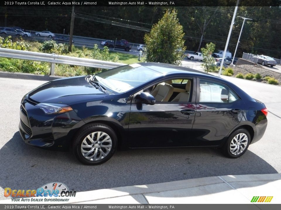 2019 Toyota Corolla LE Galactic Aqua Mica / Almond Photo #14