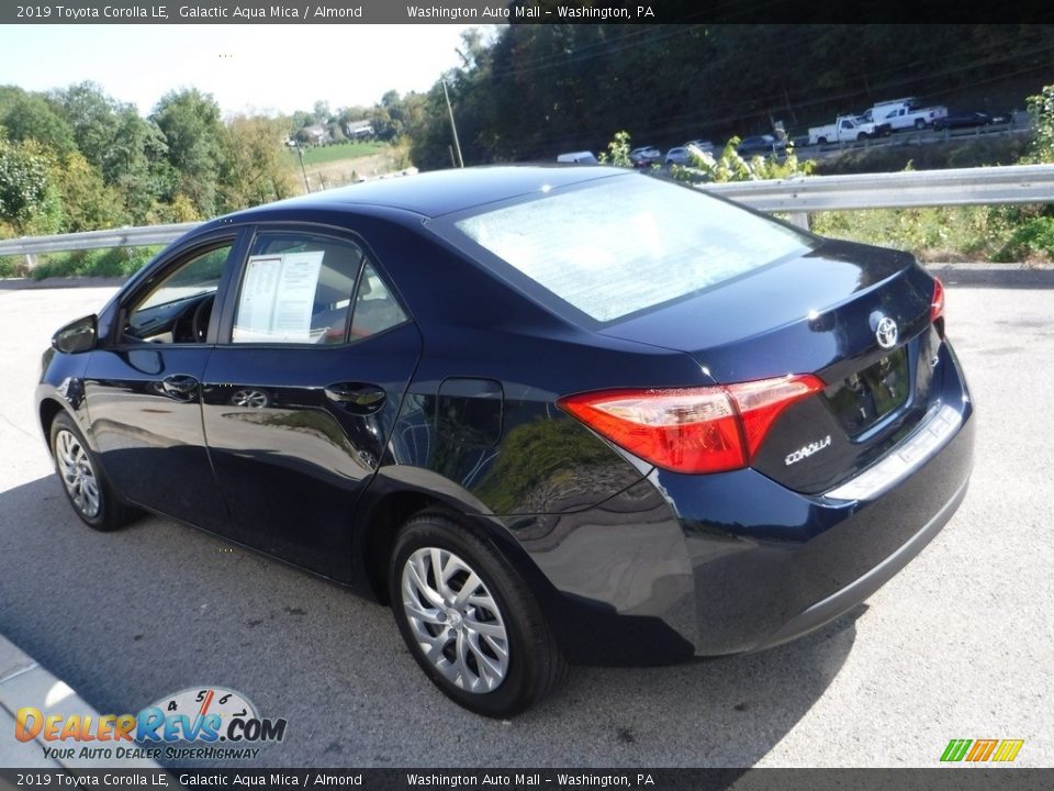 2019 Toyota Corolla LE Galactic Aqua Mica / Almond Photo #15