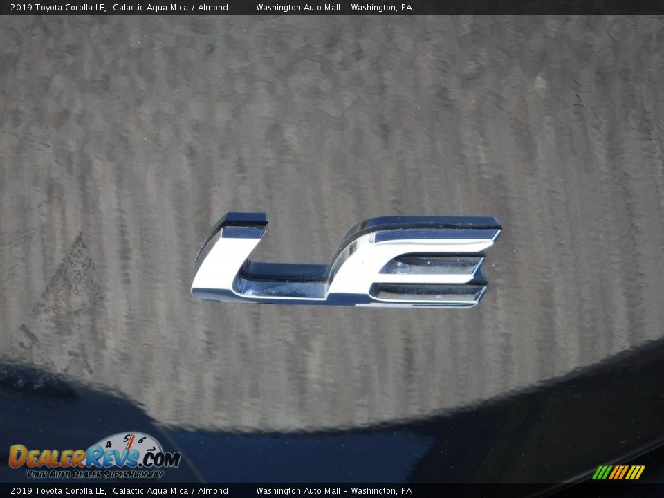 2019 Toyota Corolla LE Galactic Aqua Mica / Almond Photo #18