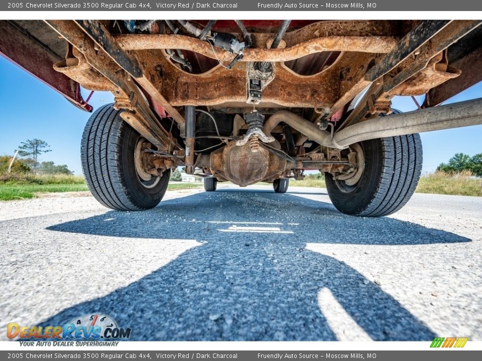 2005 Chevrolet Silverado 3500 Regular Cab 4x4 Victory Red / Dark Charcoal Photo #13