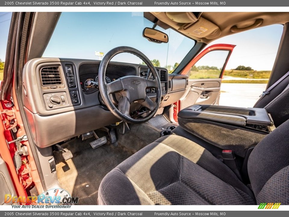 2005 Chevrolet Silverado 3500 Regular Cab 4x4 Victory Red / Dark Charcoal Photo #20