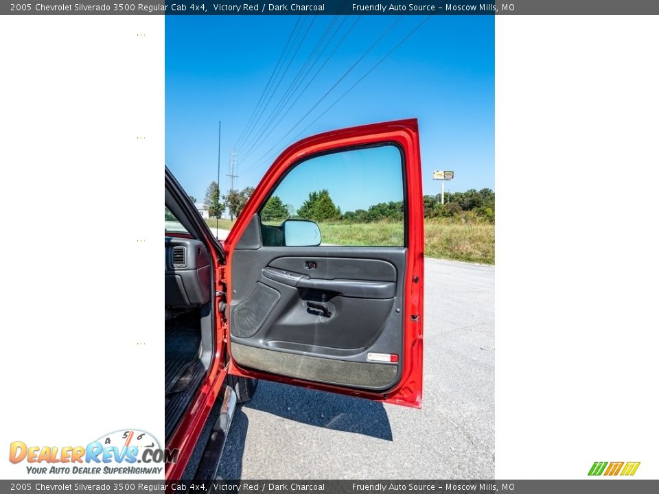 2005 Chevrolet Silverado 3500 Regular Cab 4x4 Victory Red / Dark Charcoal Photo #23