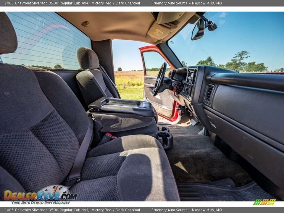 2005 Chevrolet Silverado 3500 Regular Cab 4x4 Victory Red / Dark Charcoal Photo #25