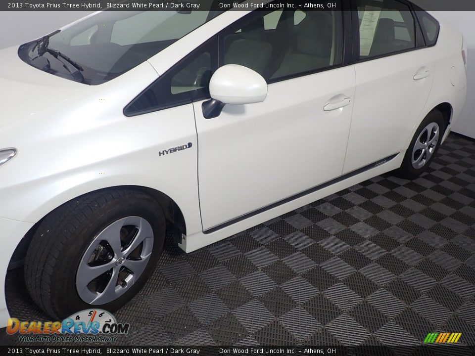 2013 Toyota Prius Three Hybrid Blizzard White Pearl / Dark Gray Photo #11