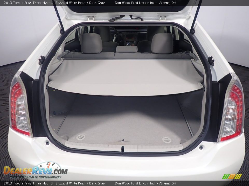 2013 Toyota Prius Three Hybrid Blizzard White Pearl / Dark Gray Photo #16
