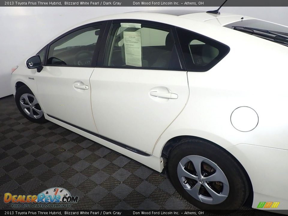 2013 Toyota Prius Three Hybrid Blizzard White Pearl / Dark Gray Photo #19